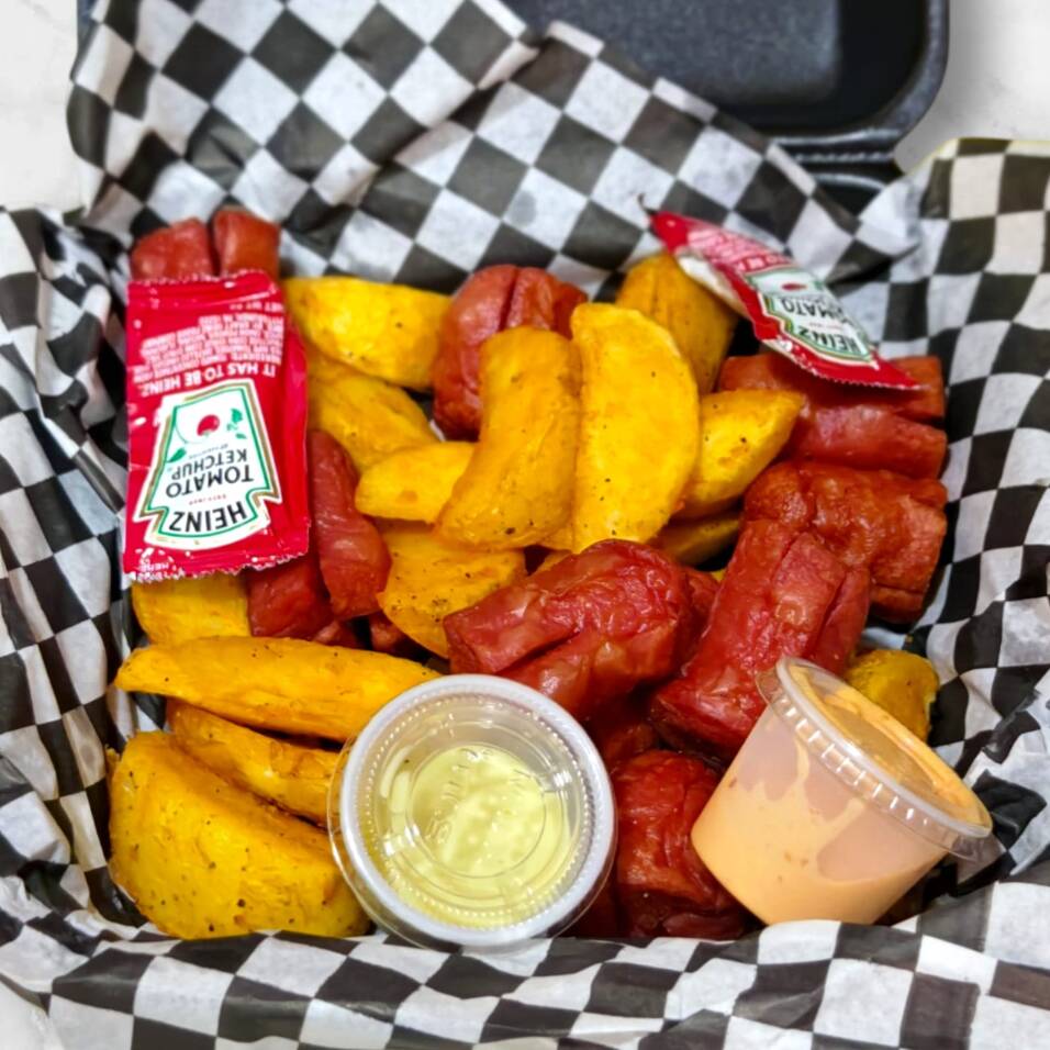 SALCHIPAPAS
