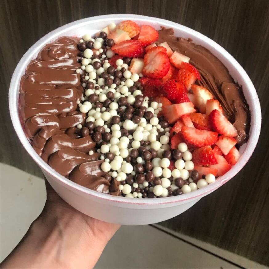 Crie a combinação perfeita com o nosso açaí 100% cremoso e muito recheio. Selecione os seus acompanhamentos favoritos para um sabor único em cada colherada!