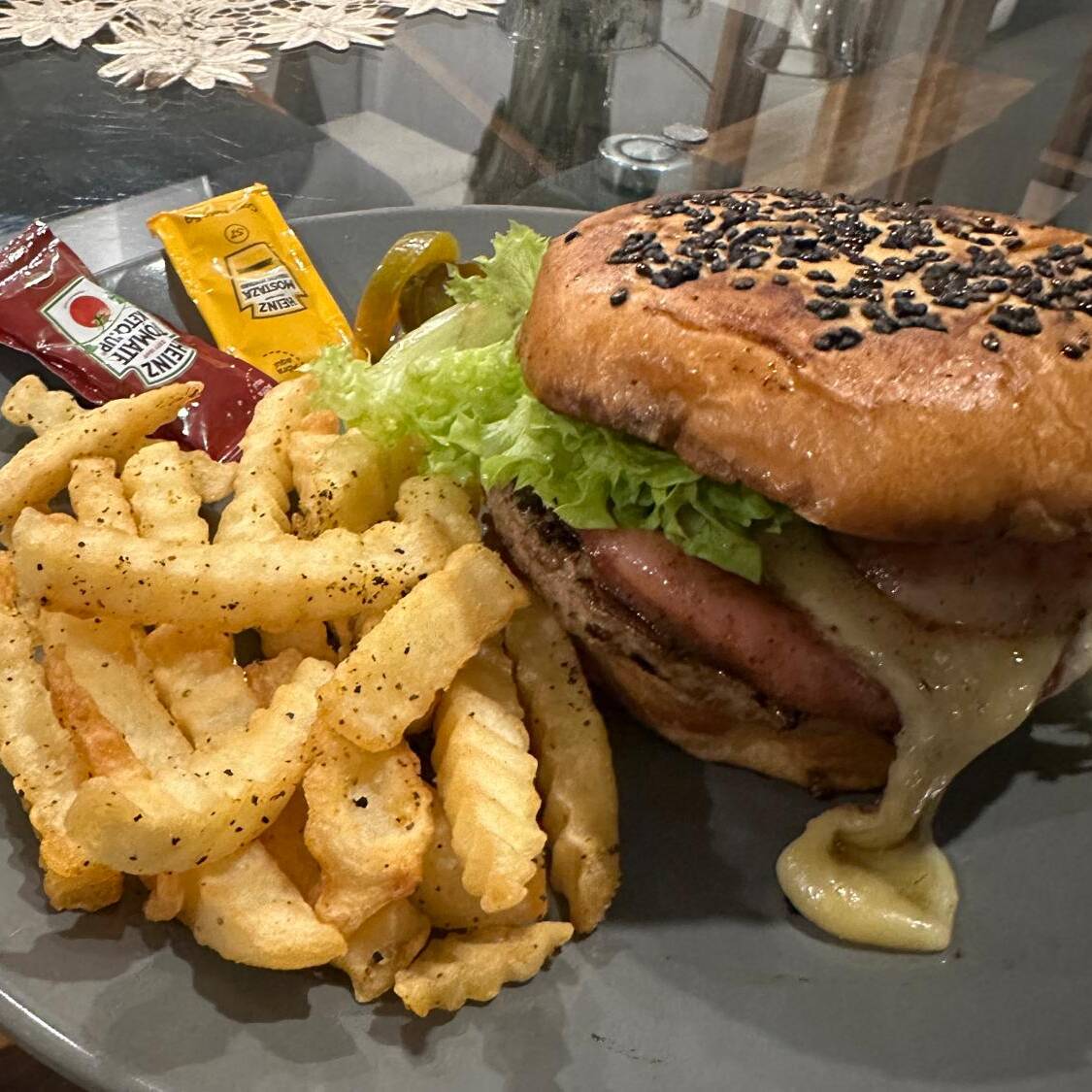 HAMBURGUESA CLASICA