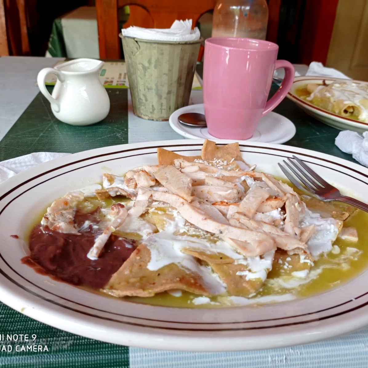 CHILAQUILES VERDES CON POLLO