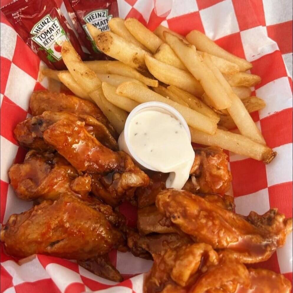 10 Alitas Con Papas