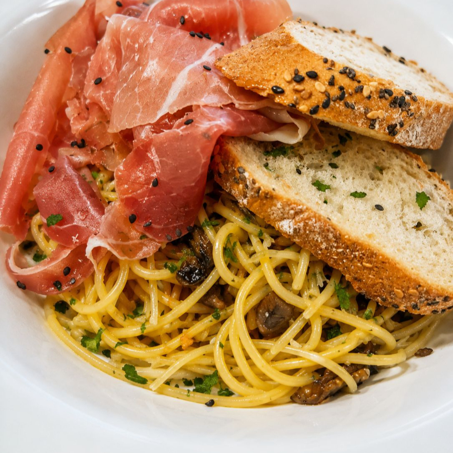 PASTA DE JAMÓN SERRANO Y ARUGULA