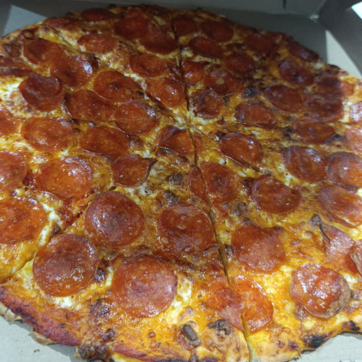 Pizza Peperoni Mediana