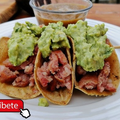 Taco de chorizo argentino