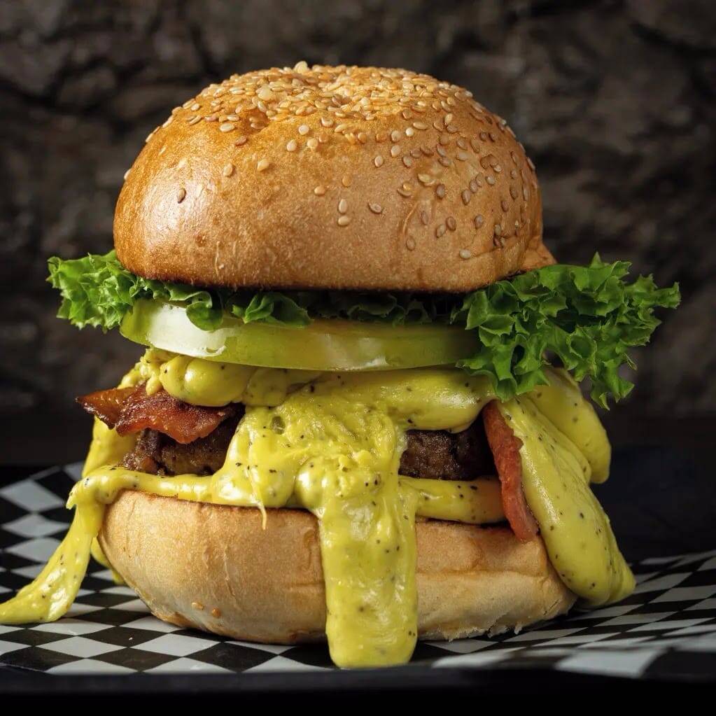 Hamburguesa 5 Quesos + Papas + Gaseosa