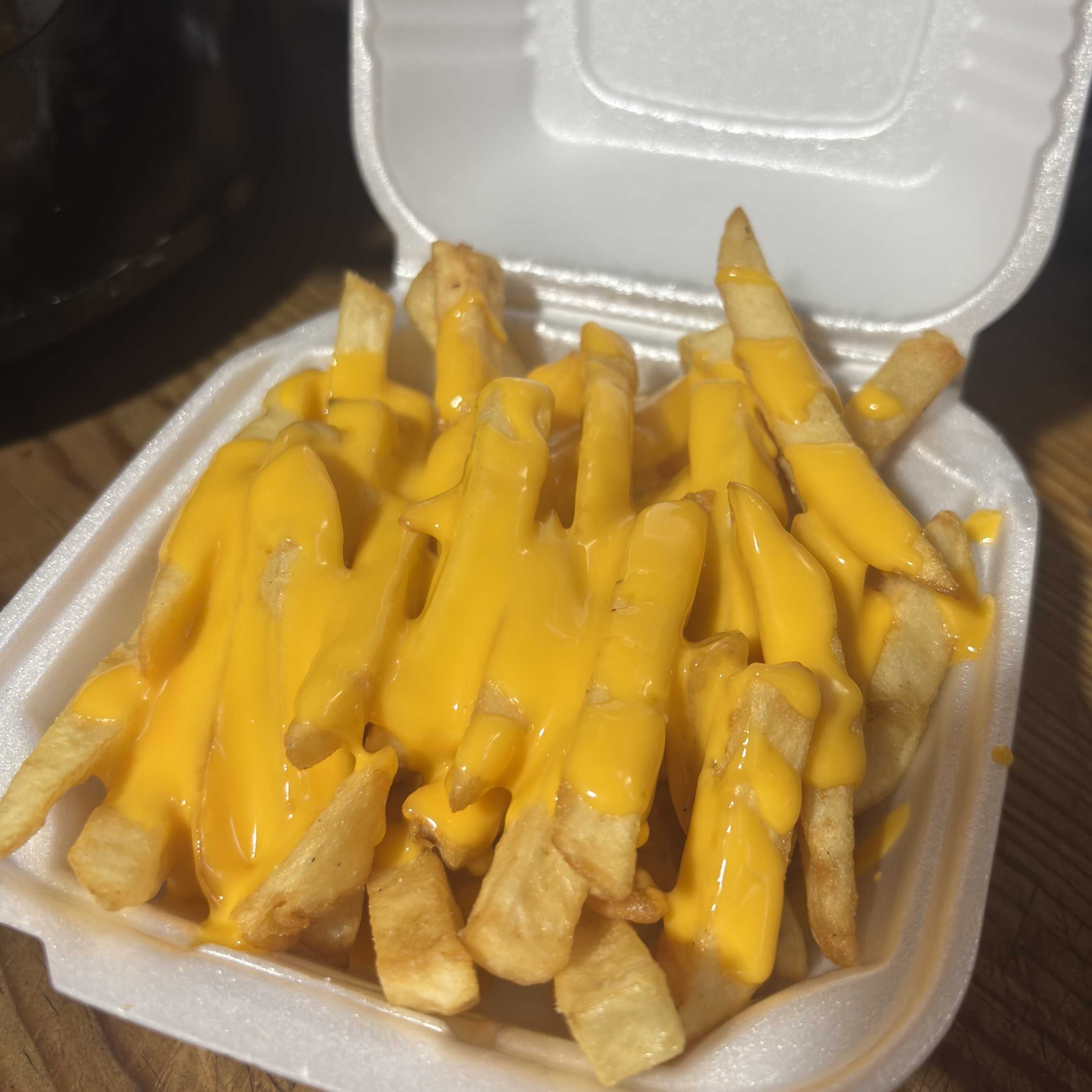 Papas Fritas con Queso de Nacho