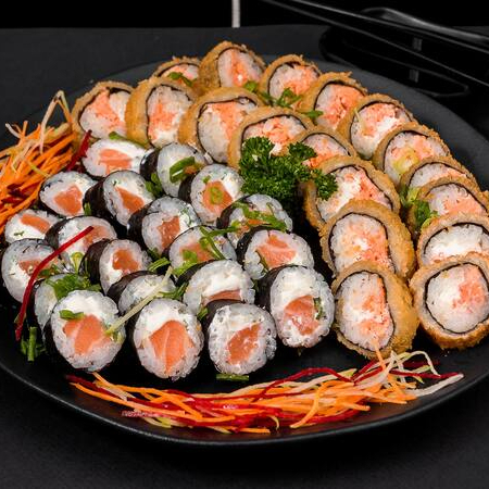 30 HOT PHILADELFIA DE SALMÃO, 20 HOSSAMAKI DE SALMÃO CRU