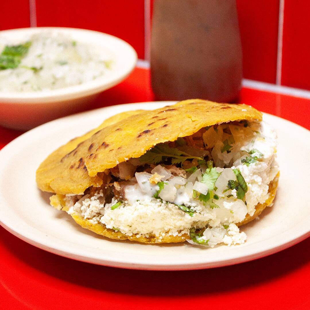GORDITA DE CARNITAS