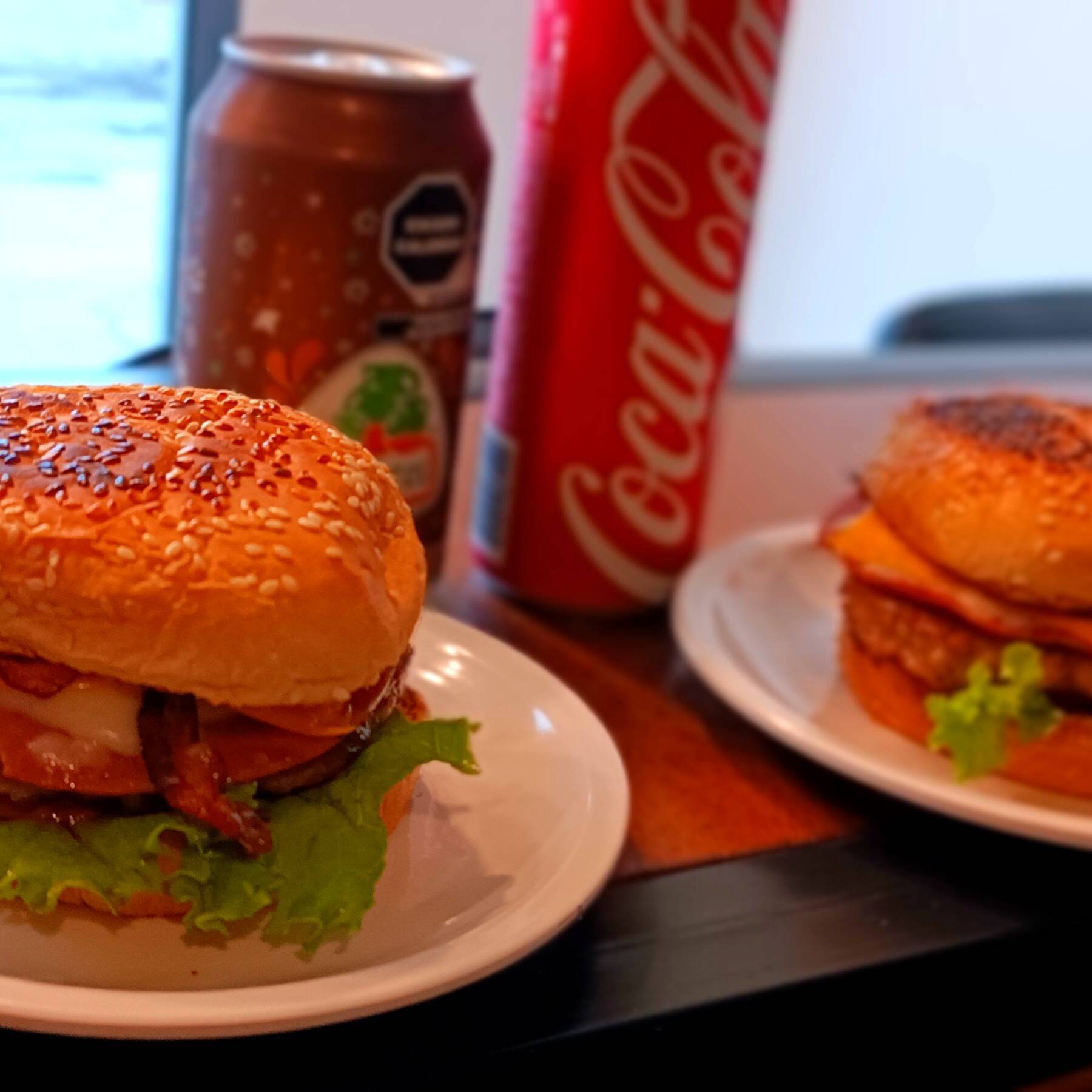 2 Hamburguesas hawaianas/refrescos/orden de papas