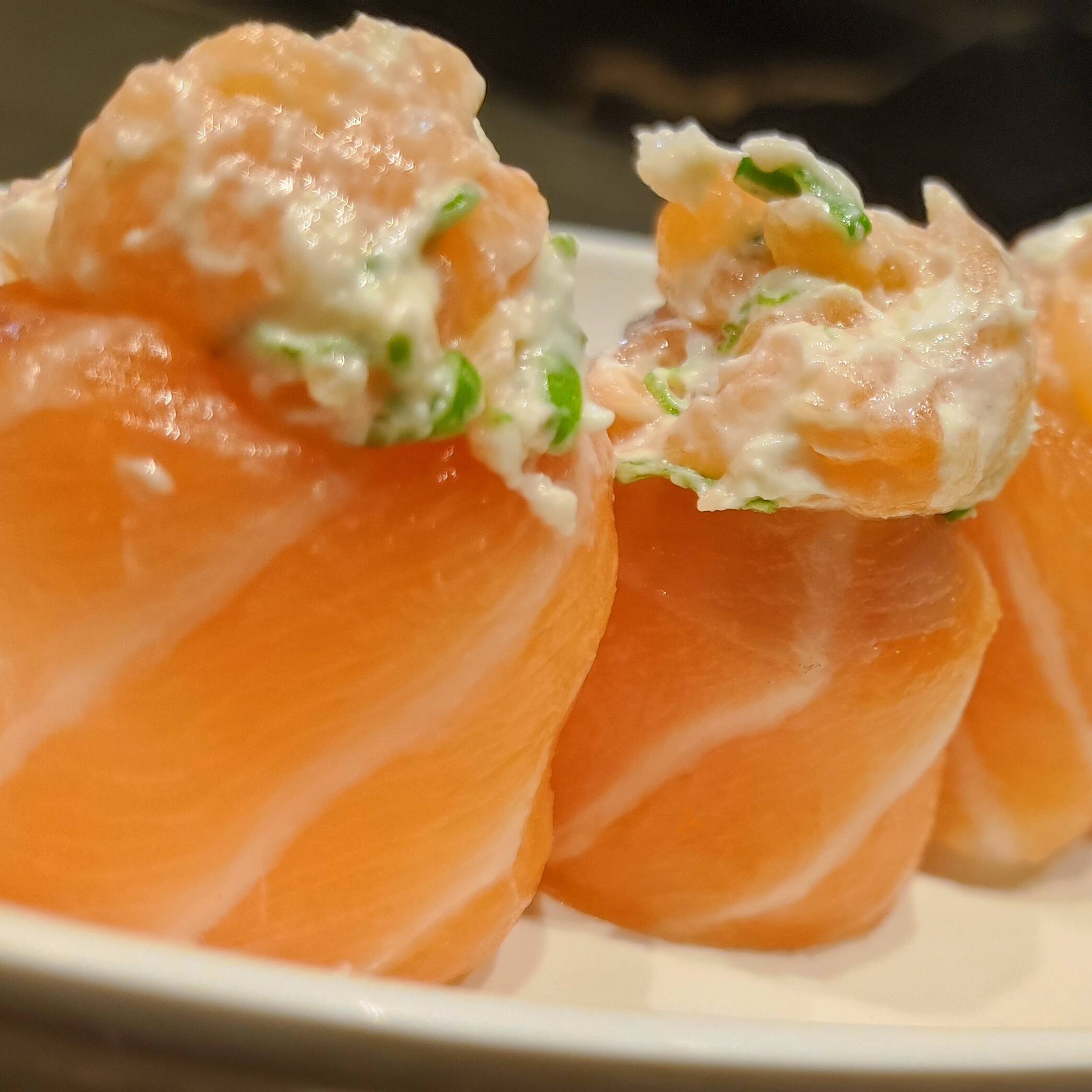 pate de salmão, cream cheese e cebolinha