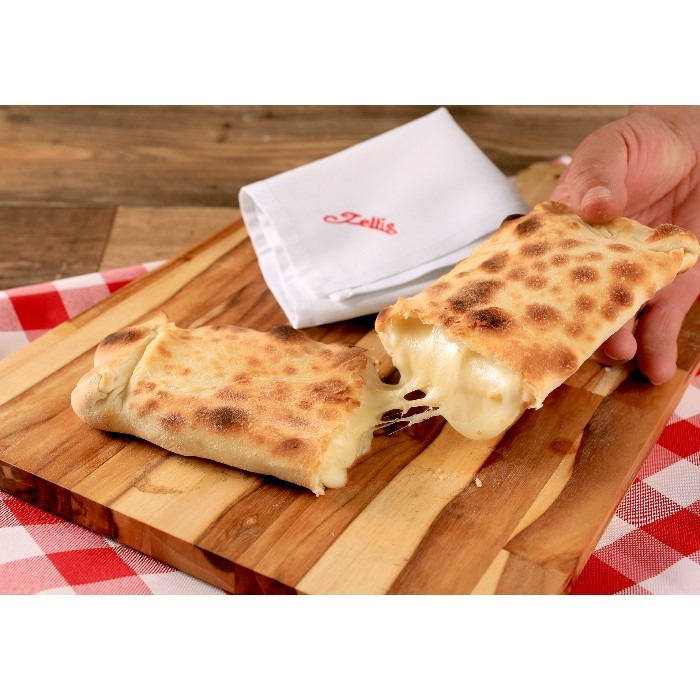 Recheado com mozzarella. Serve 2 pessoas.