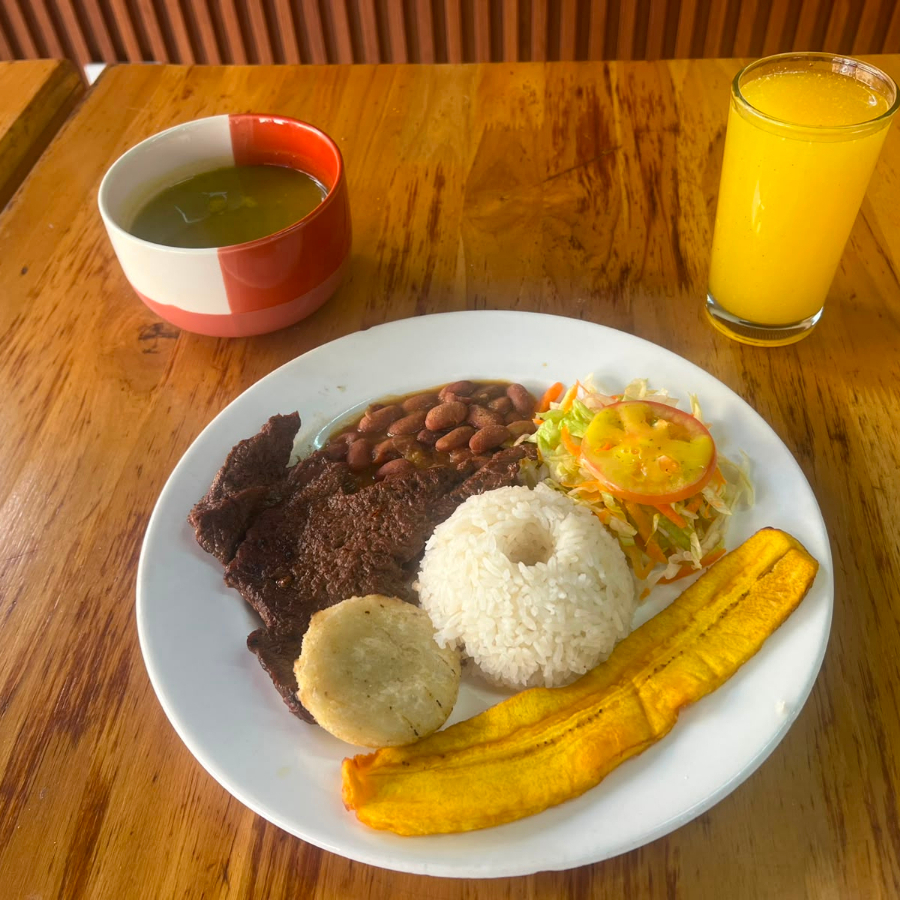 Bandeja Personal Solomo Extranjero (res)