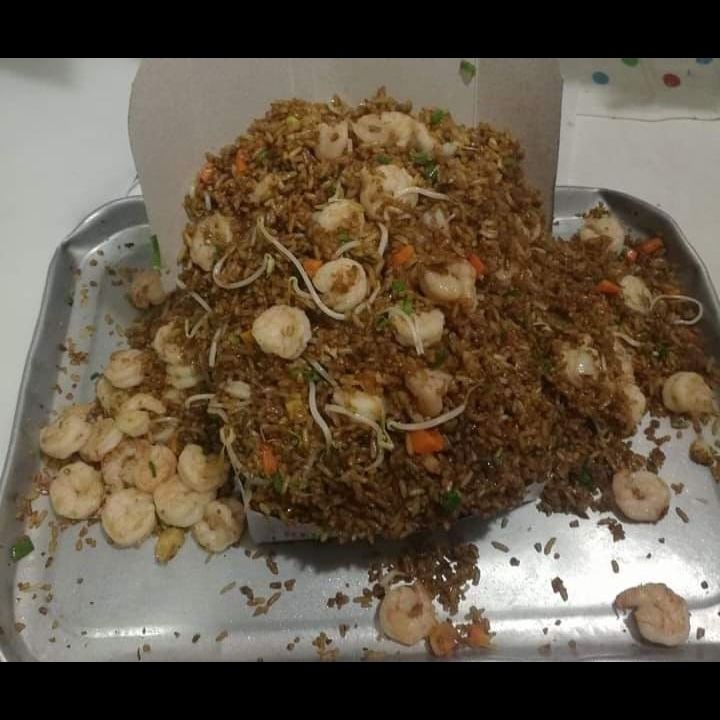 Arroz con camarón para tres personas