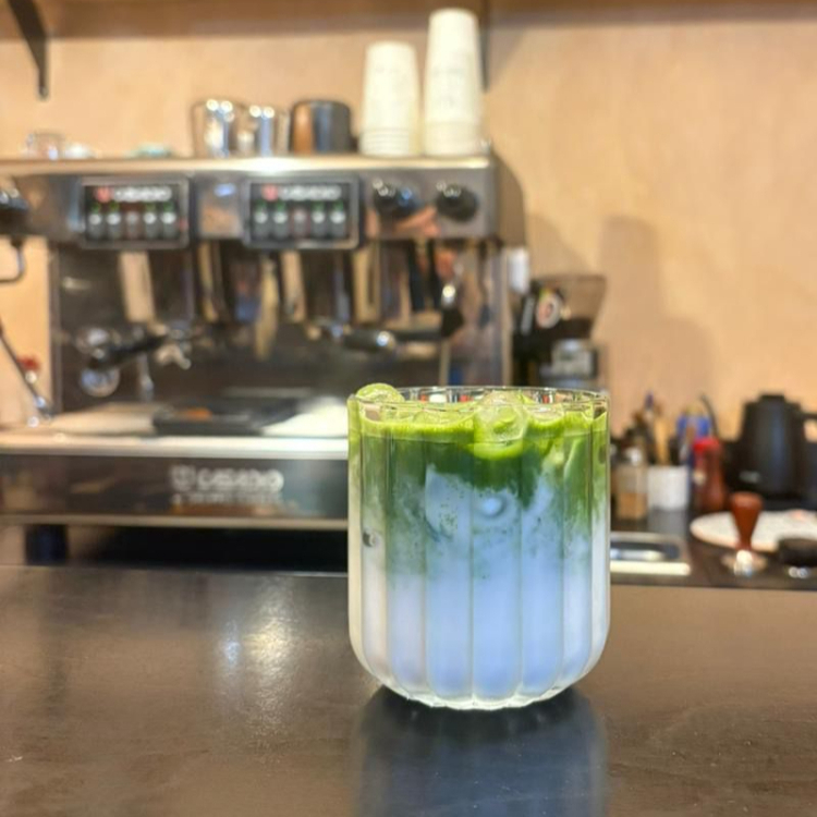 Matcha Latte 12 Oz