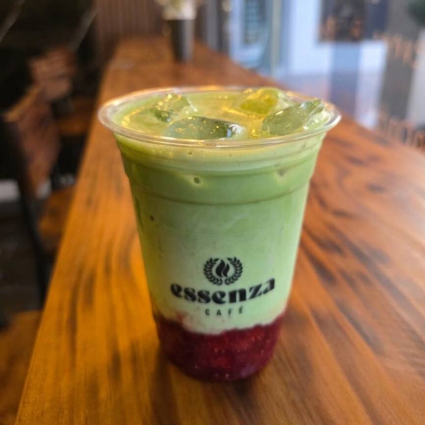 Iced Matcha Fresa