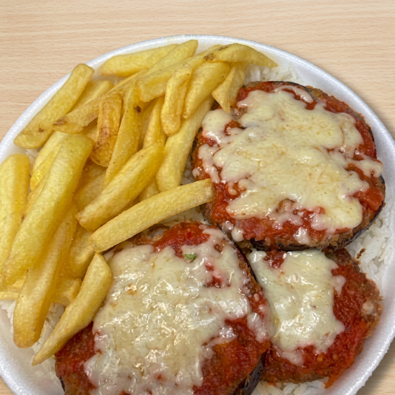 Acompanha arroz, feijão e 2 acompanhamentos da sua escolha