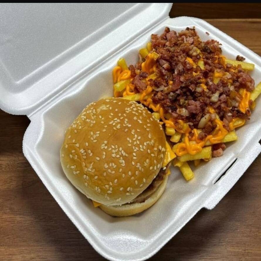 1 duplo cheddar , porção de batata com cheddar calabresa e bacon