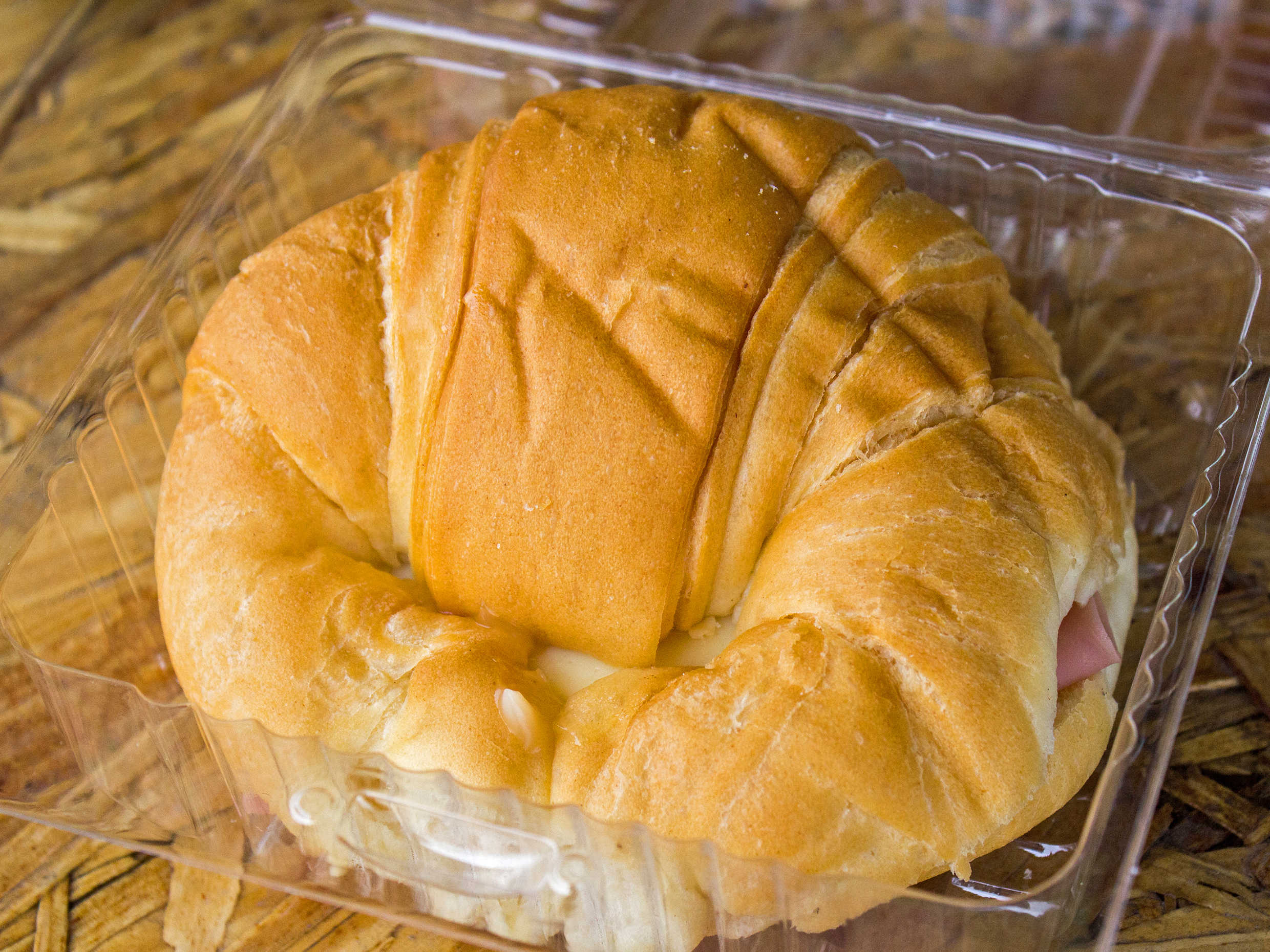 Croissant con Quesos