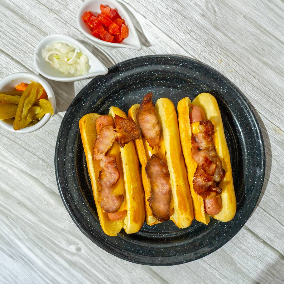 Hot Dogs Clásicos Americanos