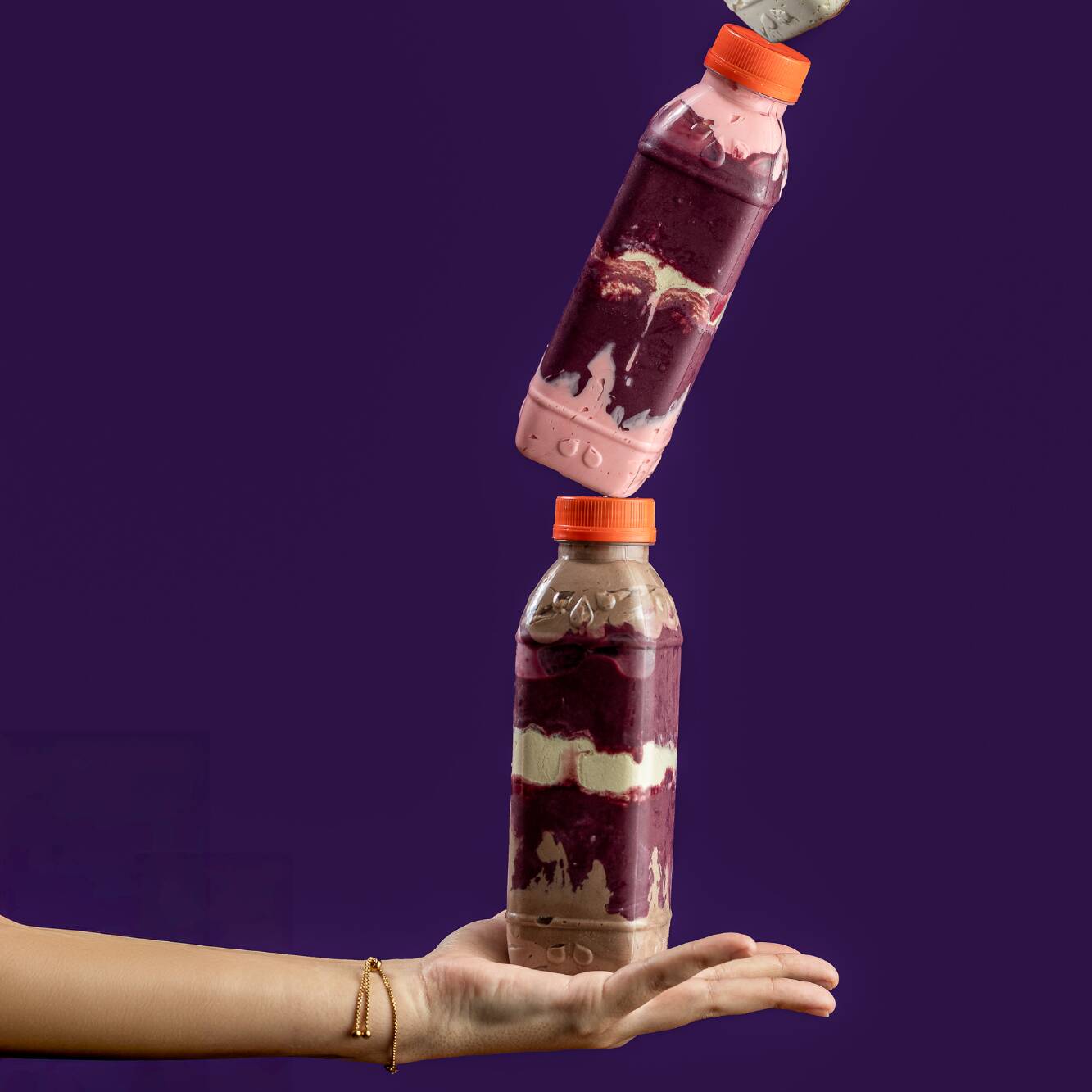Vitamina de açaí, adoçada com leite condensado.
