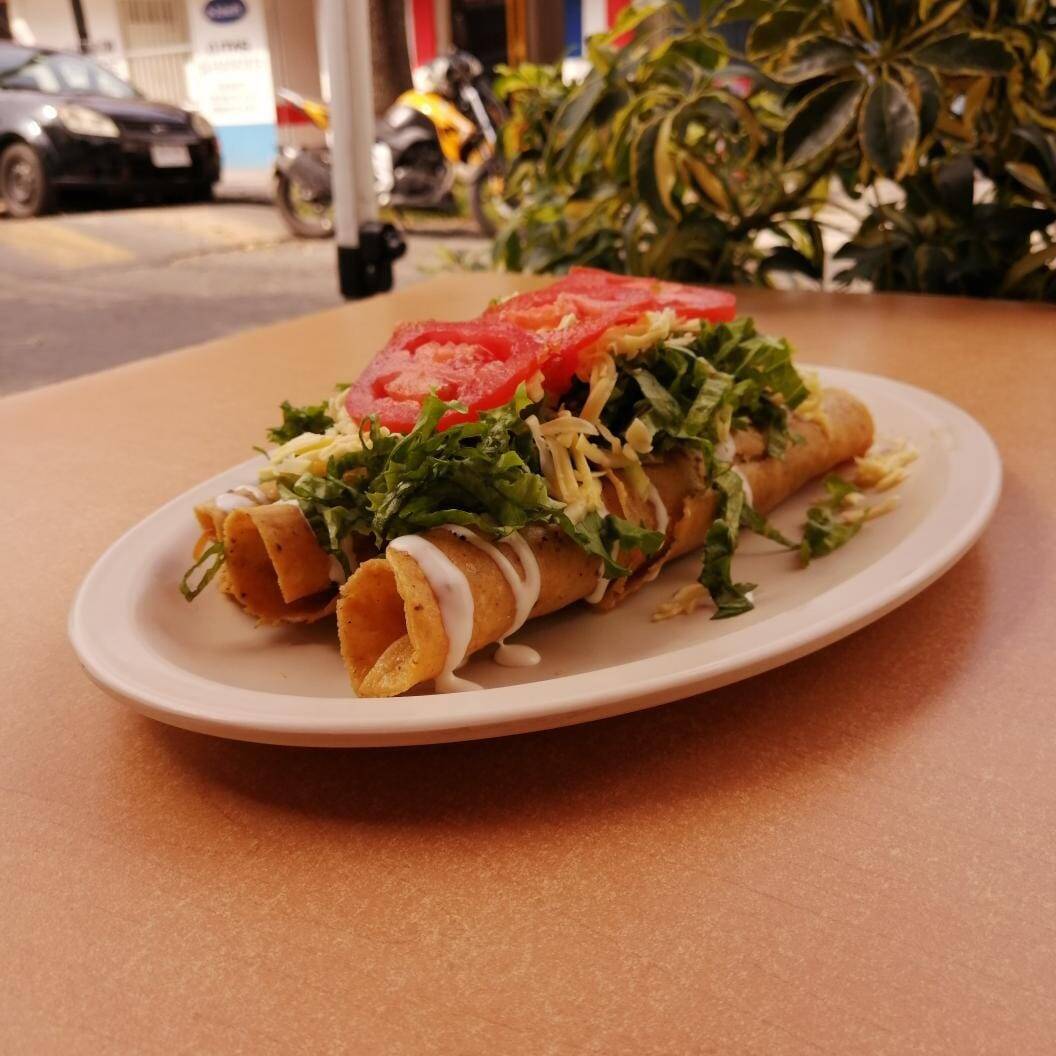 Tacos Dorados de Jamón con Queso