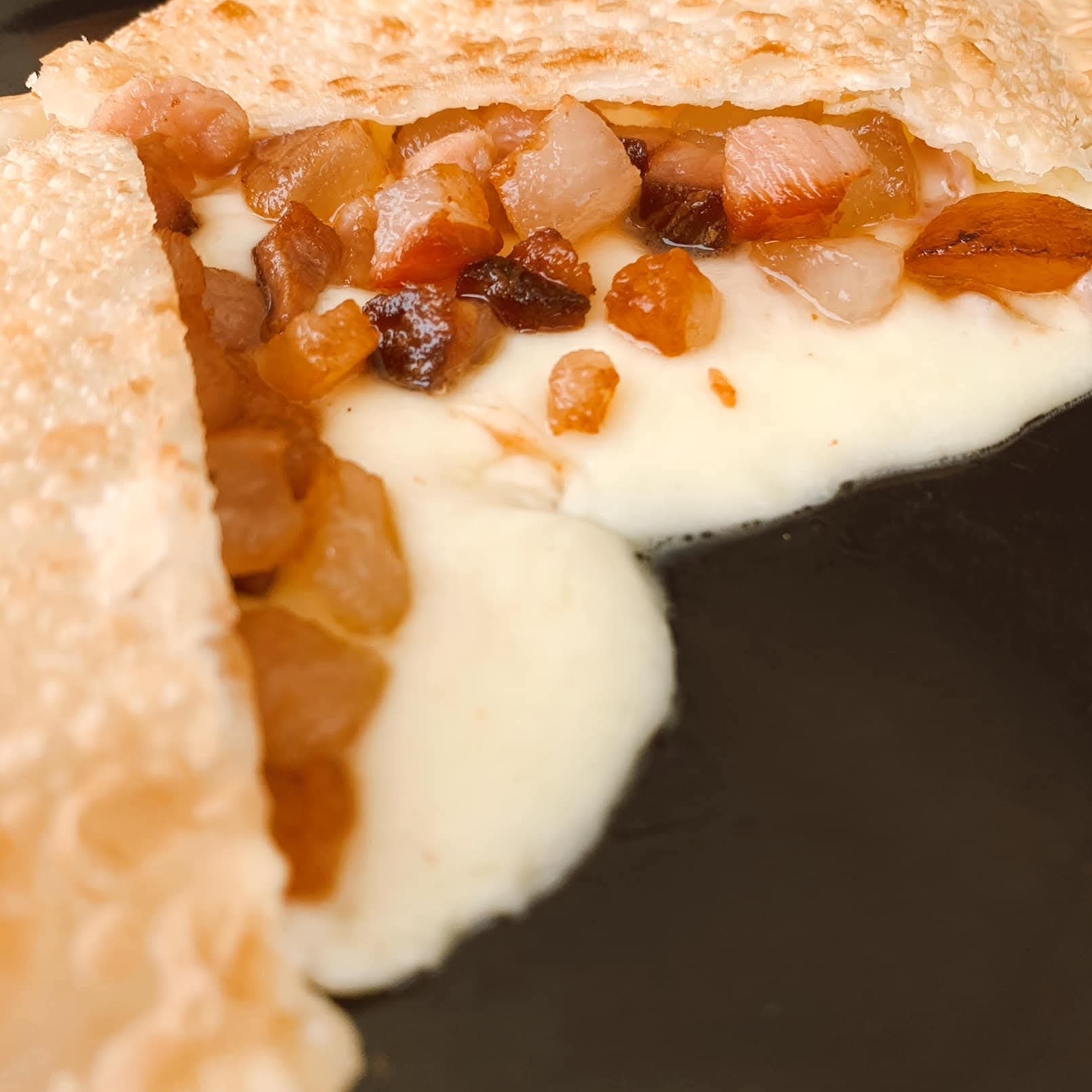 Uma combinação mais que perfeita, queijo com cubinhos de queijo. Coisa boa