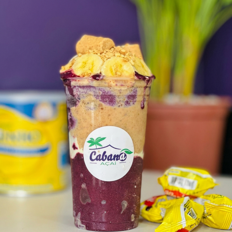 Creme de Açaí Premium, Delicioso creme de paçoquinha, Leite em pó, banana e amendoim Granulado.
