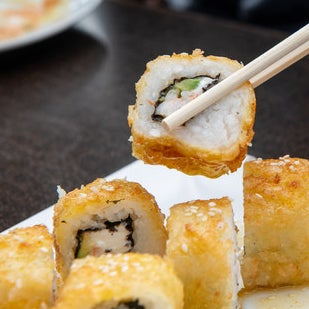 Maki más Kushiage y Refresco