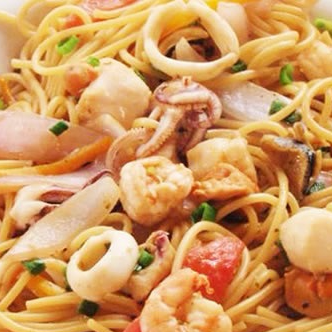Tallarín Saltado de Mariscos