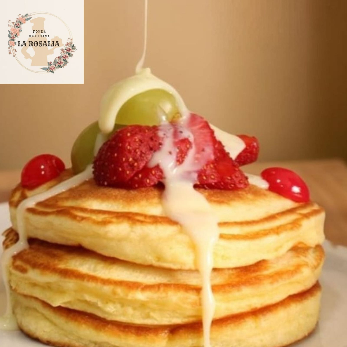 Hot Cakes con Frutos Rojos
