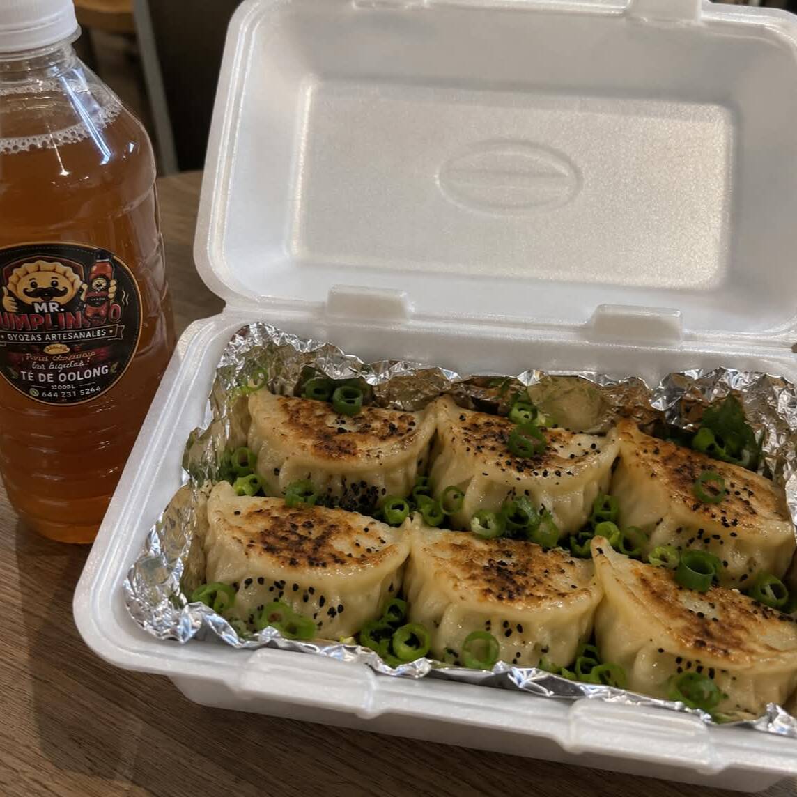 6 Gyozas + Té Oolong 500 Ml