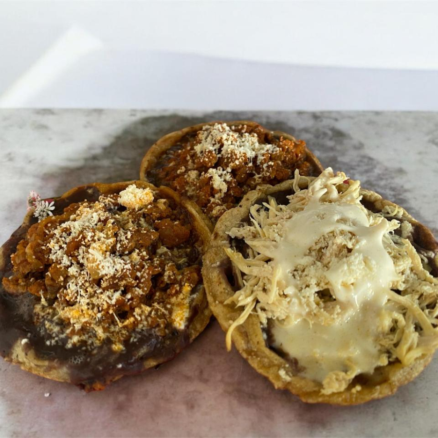 COMBO 3 PICADITAS/CHICHARRÓN, POLLO Y LONGANIZA