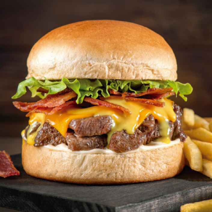 Pão Bola, Filé, Queijo, Salada, Batata Palha