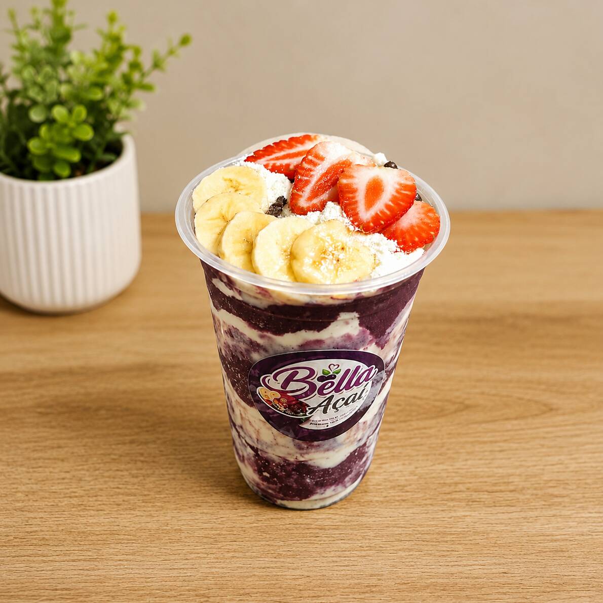 Açaí cremoso de 500 ml com até 3 complementos grátis à sua escolha. Monte do seu jeito e turbine com nossos adicionais e cremes!