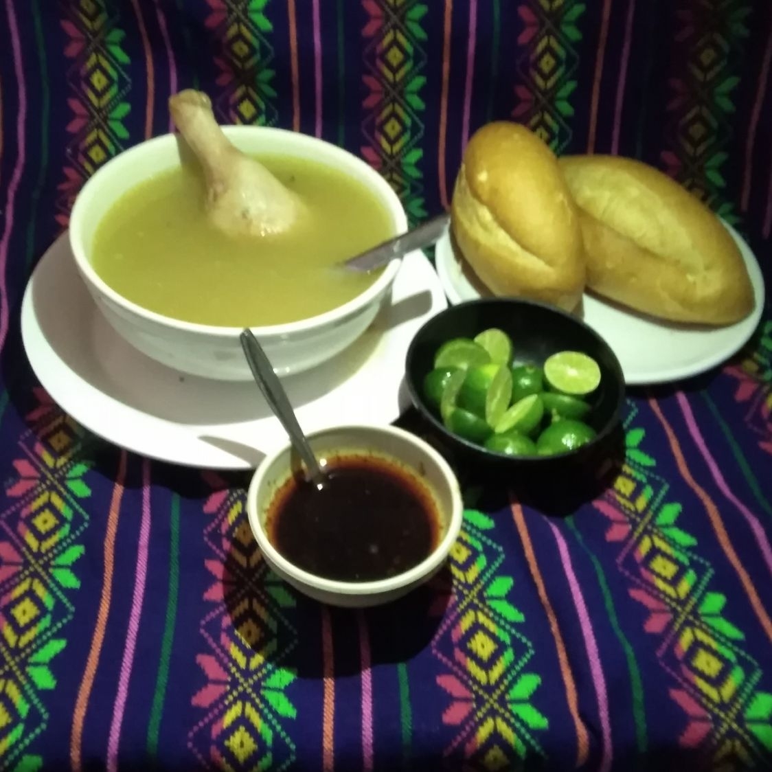 Desayuno de Caldo con Pierna