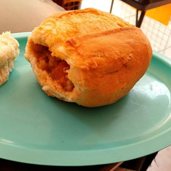 Bolillo con Guisado