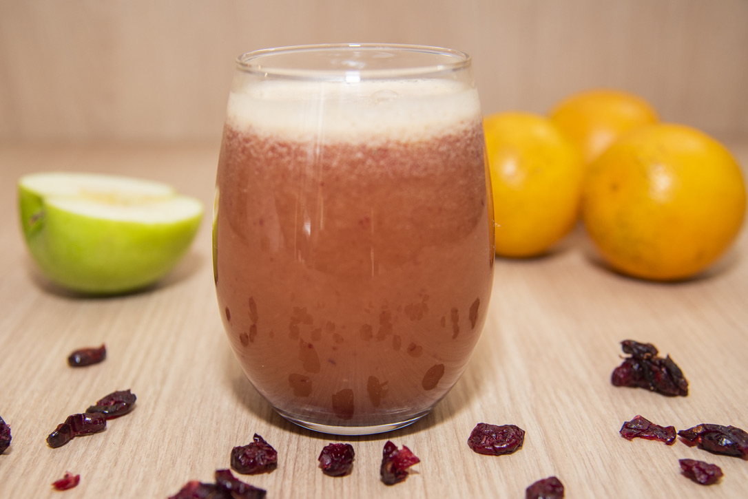 JUGO DE MANZANA, NARANJA Y ARANDANO