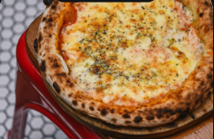 Molho De Tomate, Mozzarella e Orégano.