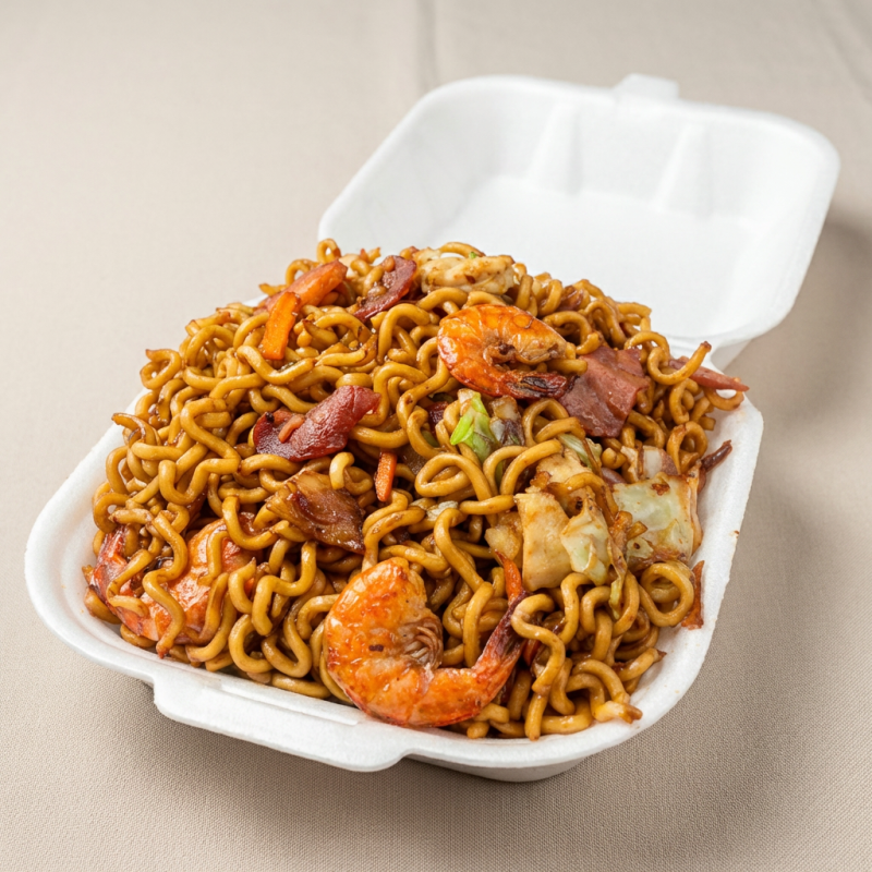 Delicioso Yakisoba de Calabresa + Legumes ( Cebola,Repolho e cenoura)
