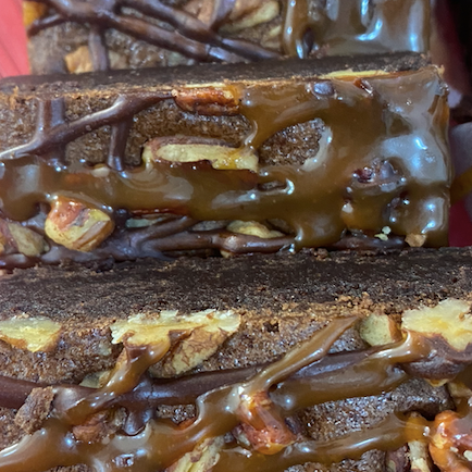 1 Pza Brownie Caramelo con Nuez Pecana