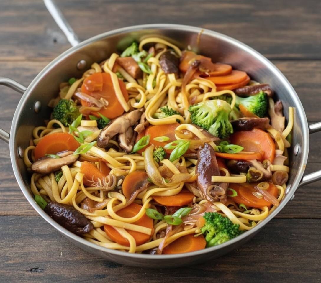 Cerne, brócolis, couve-flor, cenoura, acelga, repollho, macarrão e um molhinho especial da casa!