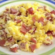 2 Huevos con Salchicha y Frijoles