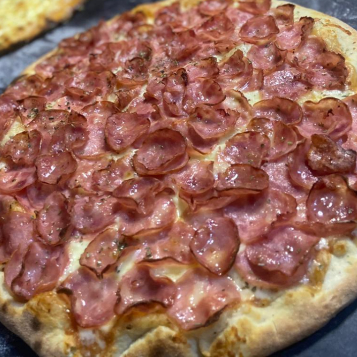 Pizza Grande de Calabresa