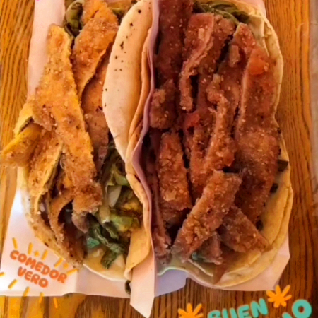MEGA TACO DE MILANESA de PUERCO ,PAPAS FRITAS