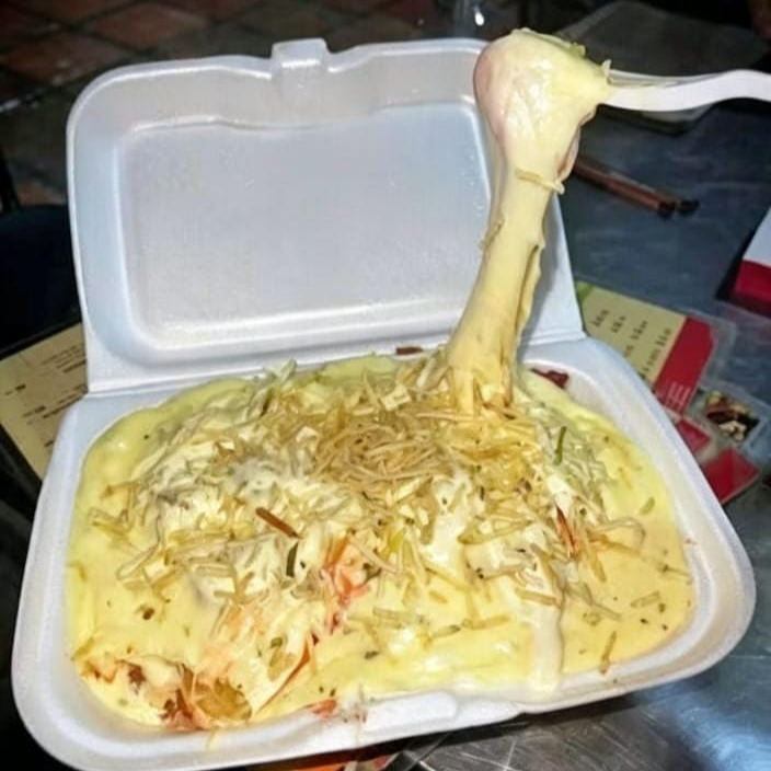 Salchipapa Gratinada