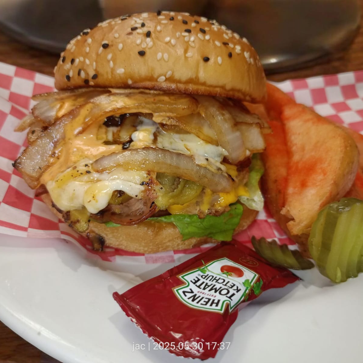 Chile Verde Burger*
