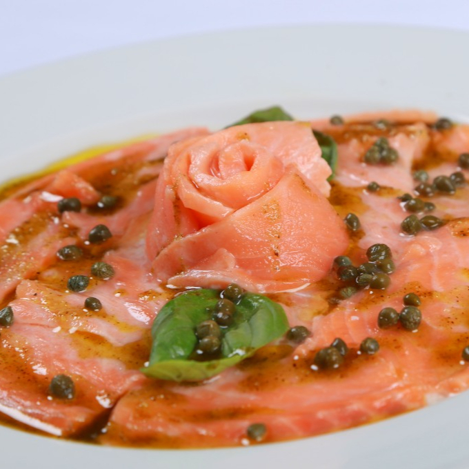CARPACCIO DE SALMÓN Y BETABEL