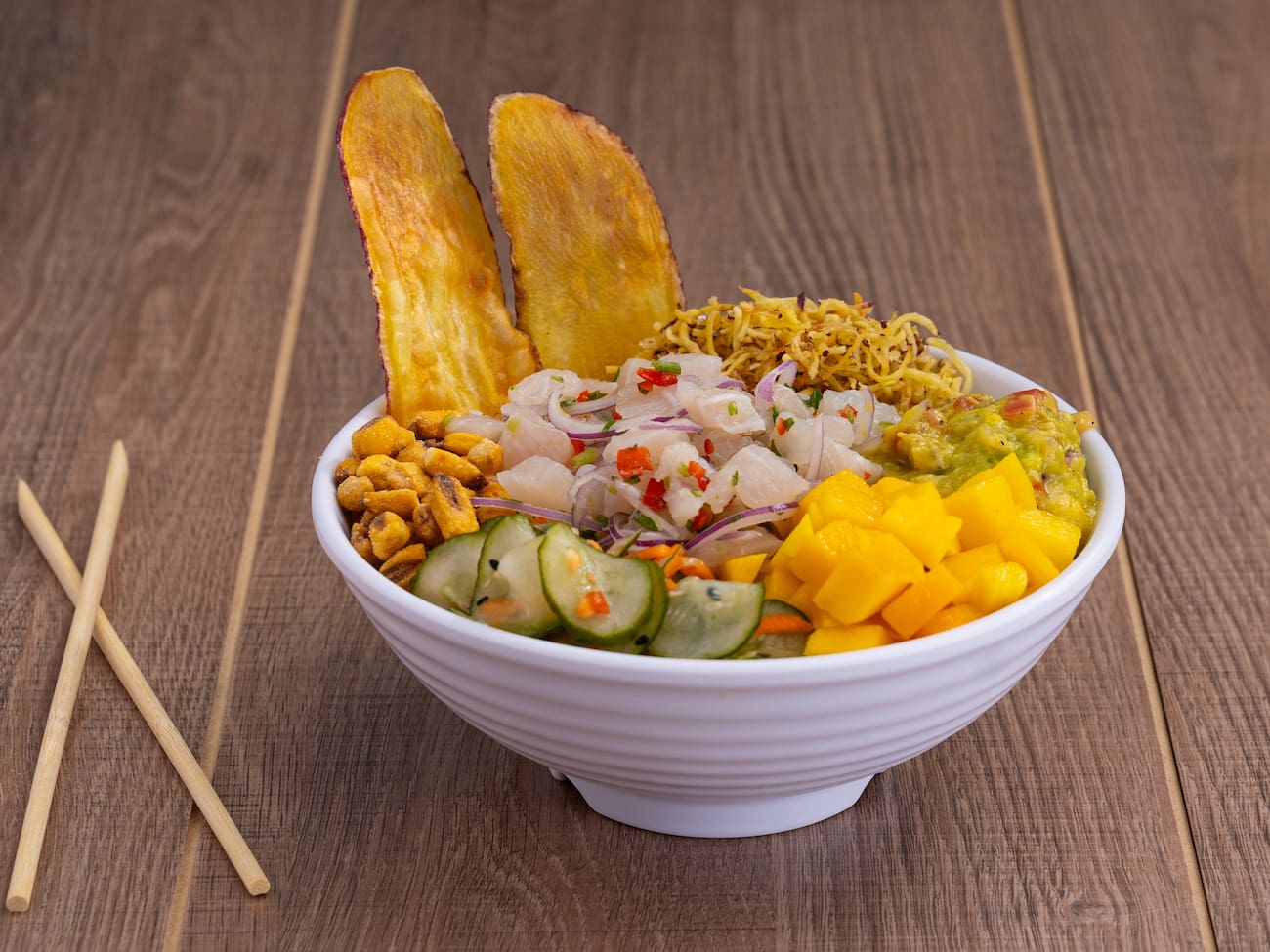 Pokexecutivo
- 2x Ceviche
- Arroz Japonês
- Sunomono, Guacamole, Manga
- Chips De Batata Doce, Crispy De Batata doce, Milho Torrado
- Molho Ponzu
