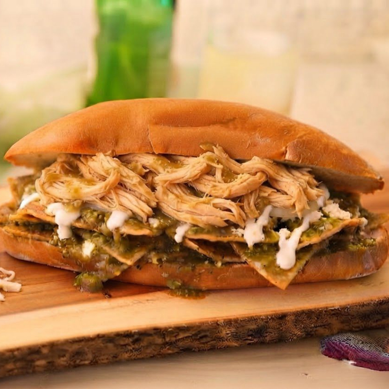 Torta de Chilaquiles con Pollo