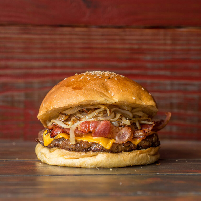 Cheddar Bacon Royale + 1 Bebida 250ml